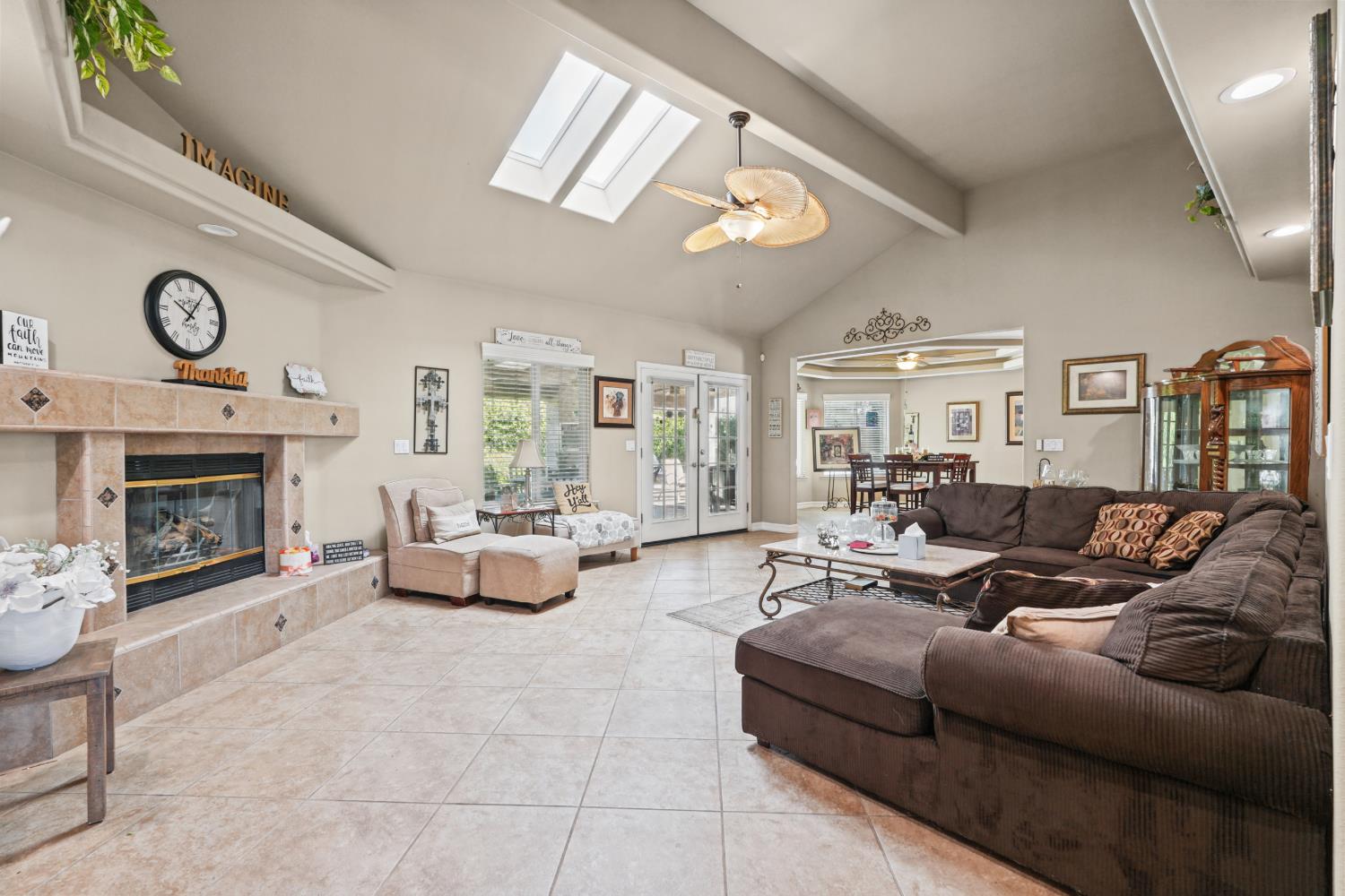 2963 Glade Ave, Madera, CA 93637
