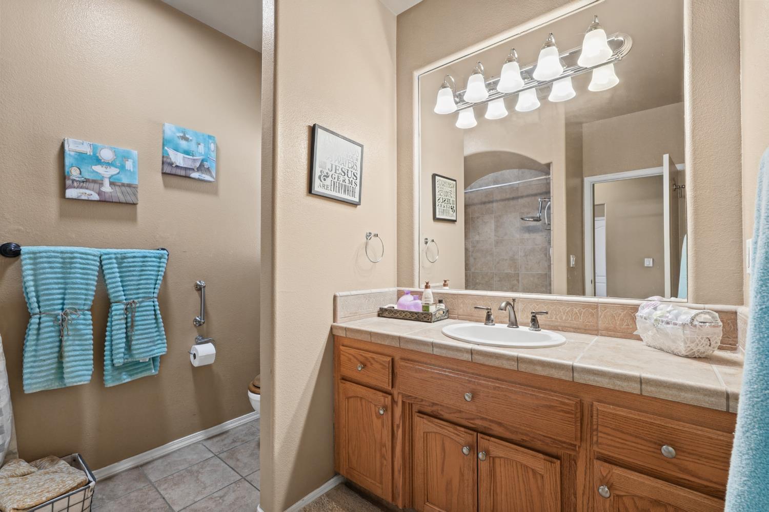 2963 Glade Ave, Madera, CA 93637