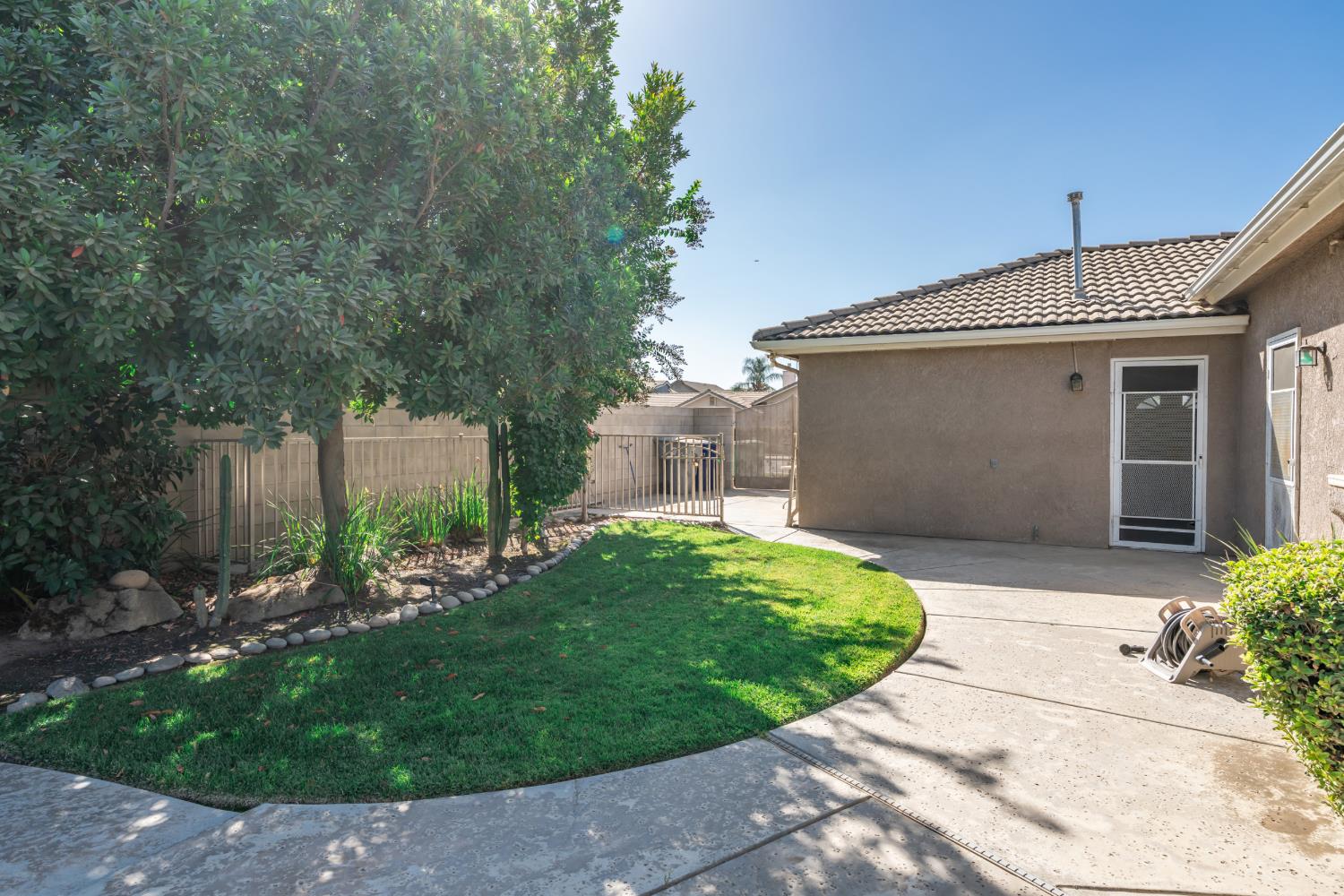 2963 Glade Ave, Madera, CA 93637