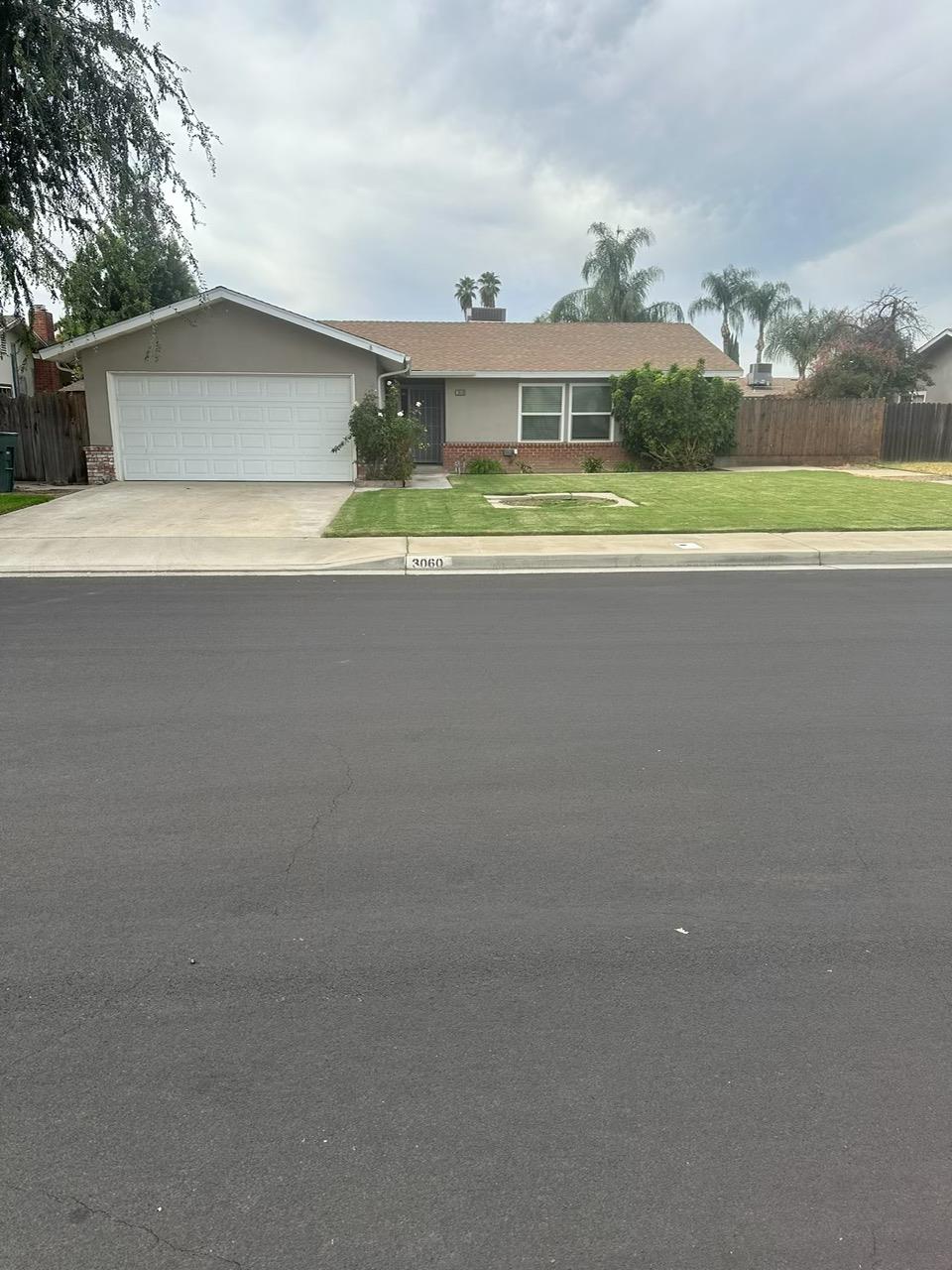 3060 Sylmar Ave, Clovis, CA 93612