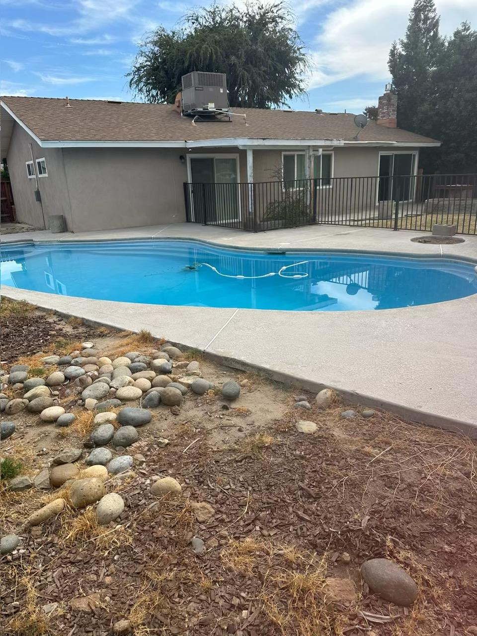 3060 Sylmar Ave, Clovis, CA 93612