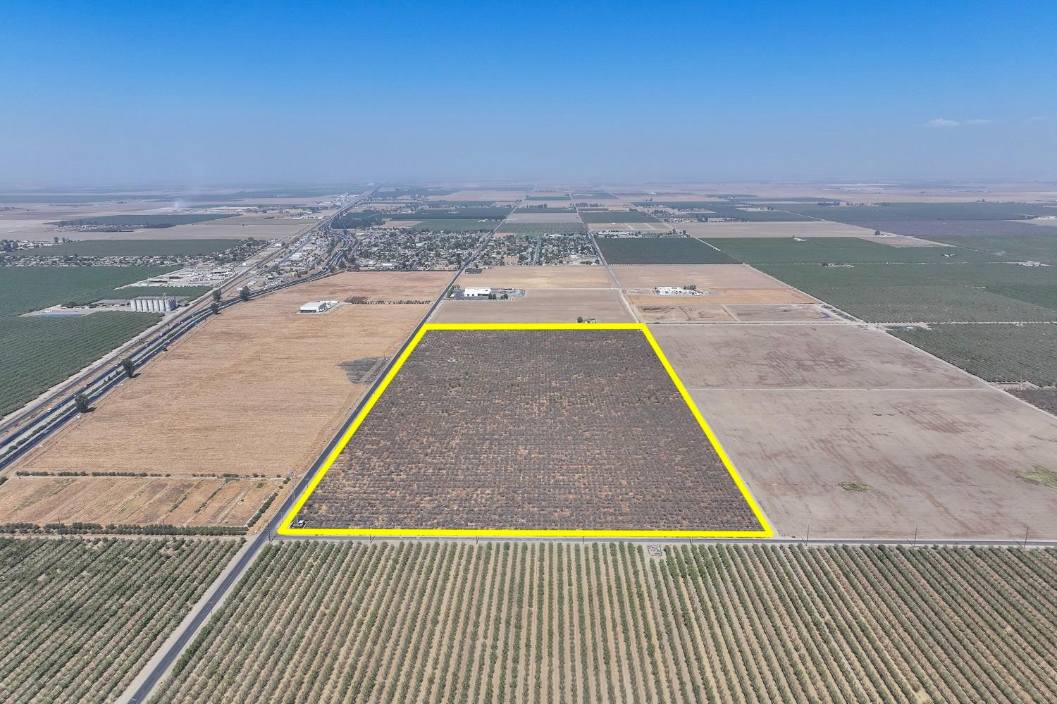 1531 E Sierra Ave, Pixley, CA 93256