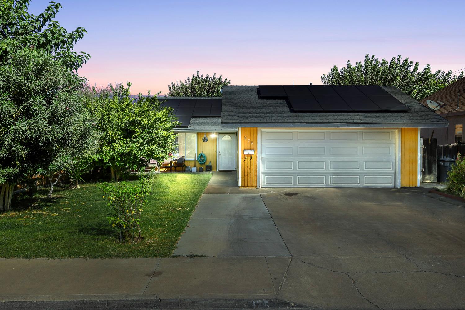 275 E Pleasant St, Coalinga, CA 93210