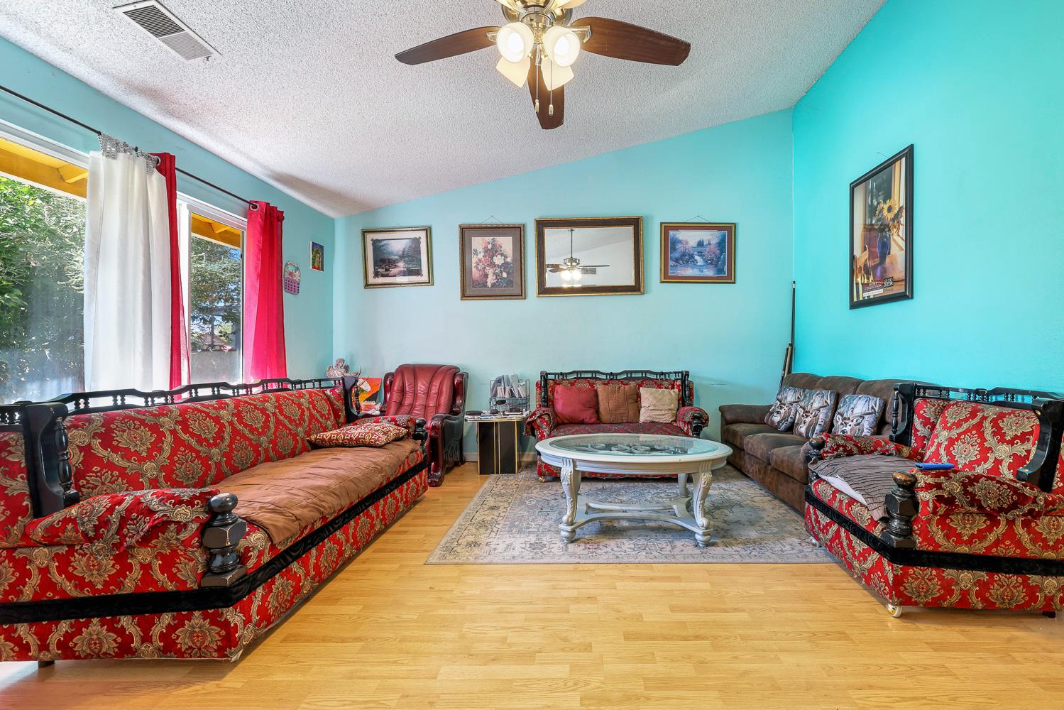 275 E Pleasant St, Coalinga, CA 93210