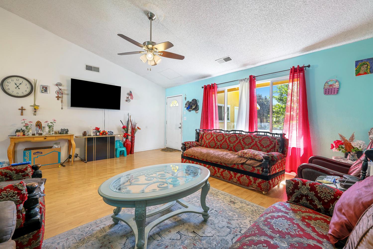 275 E Pleasant St, Coalinga, CA 93210