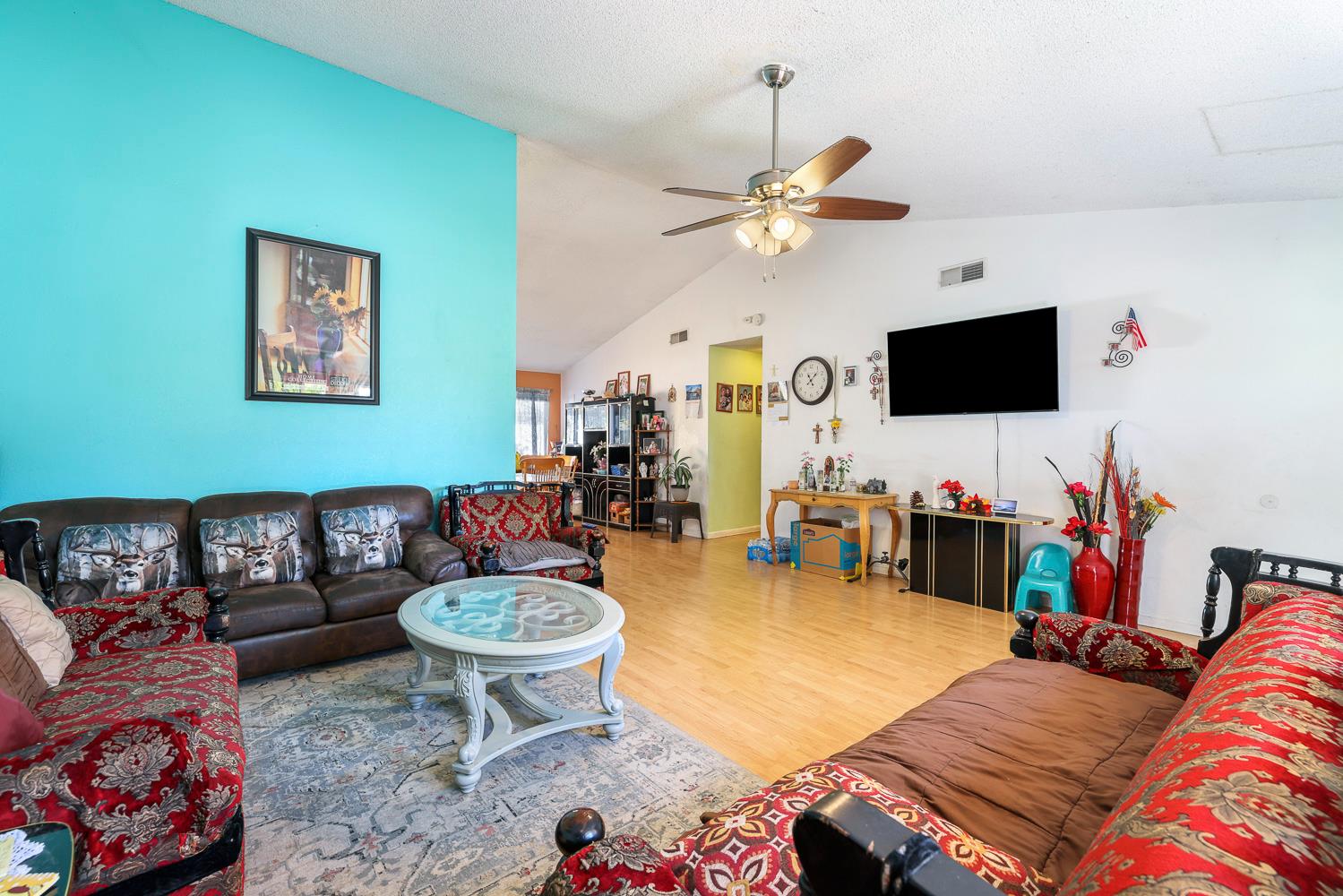 275 E Pleasant St, Coalinga, CA 93210