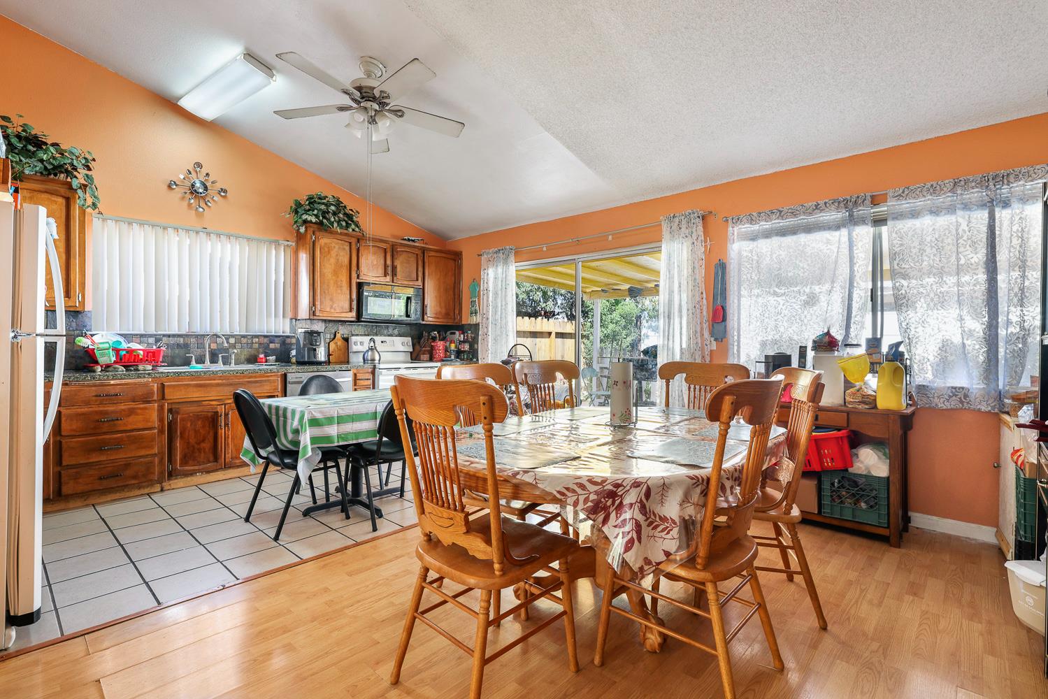 275 E Pleasant St, Coalinga, CA 93210