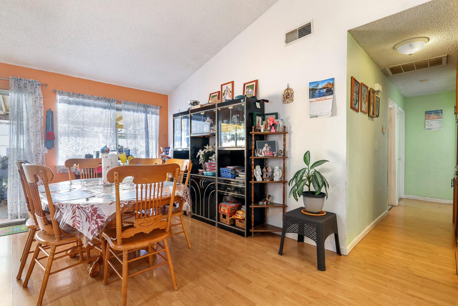 275 E Pleasant St, Coalinga, CA 93210
