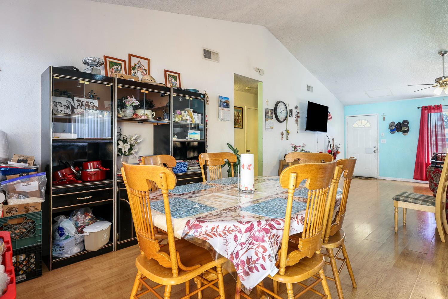 275 E Pleasant St, Coalinga, CA 93210