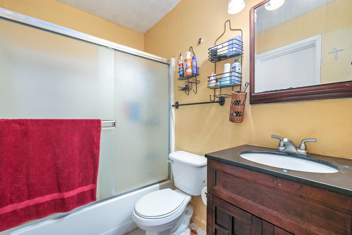 275 E Pleasant St, Coalinga, CA 93210