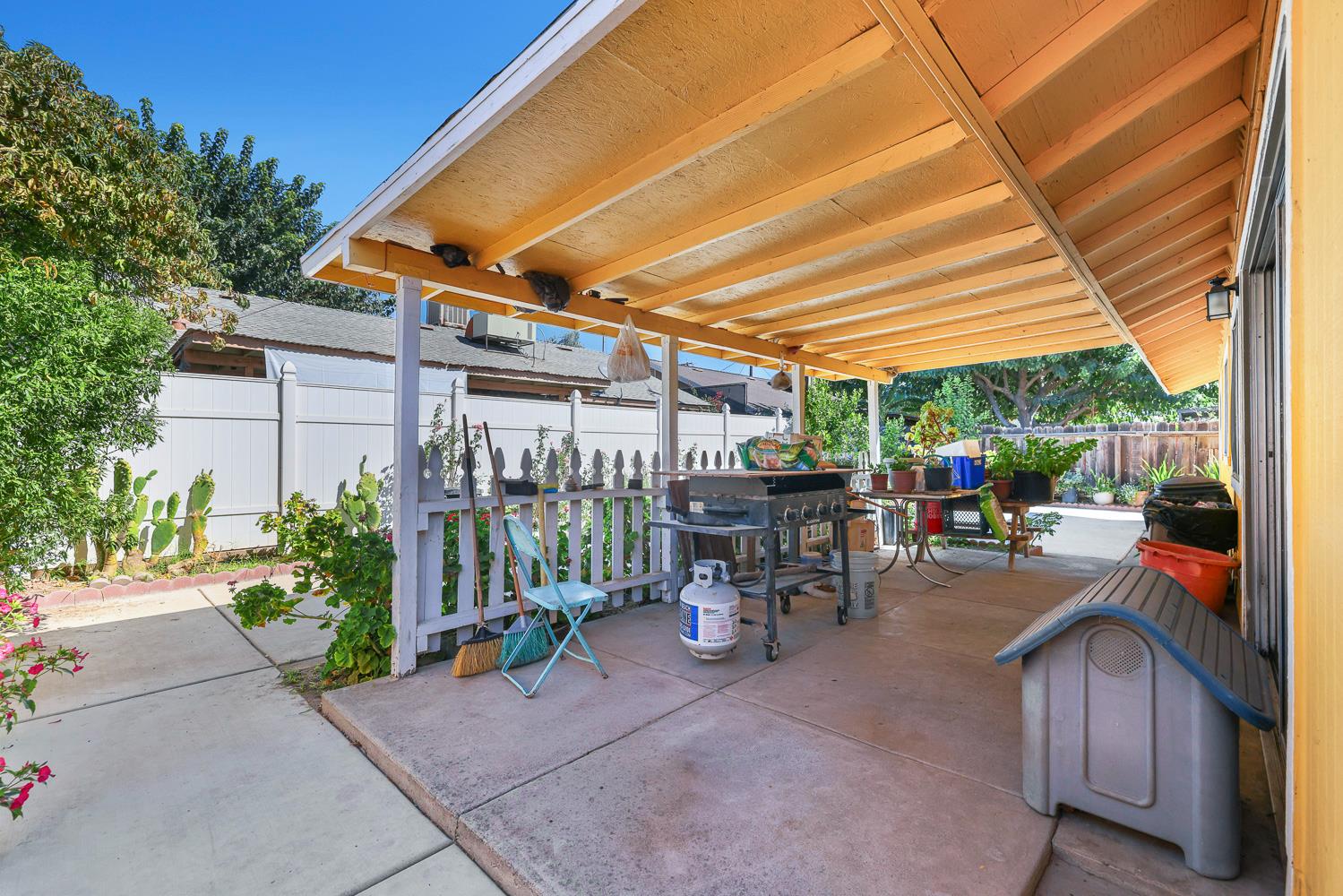 275 E Pleasant St, Coalinga, CA 93210