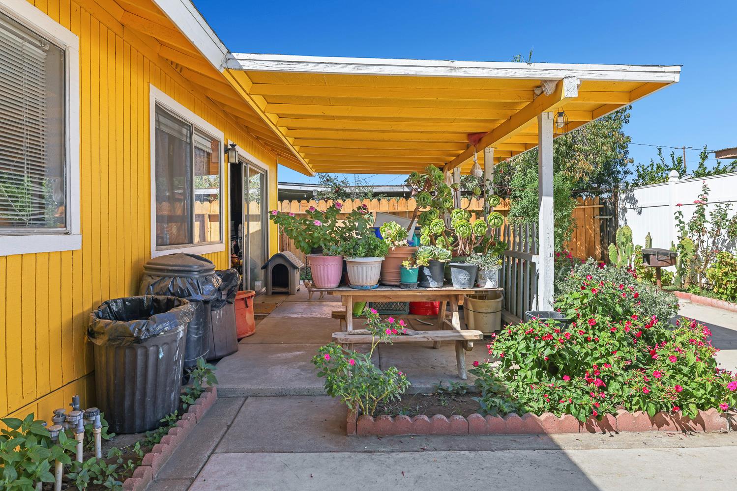 275 E Pleasant St, Coalinga, CA 93210