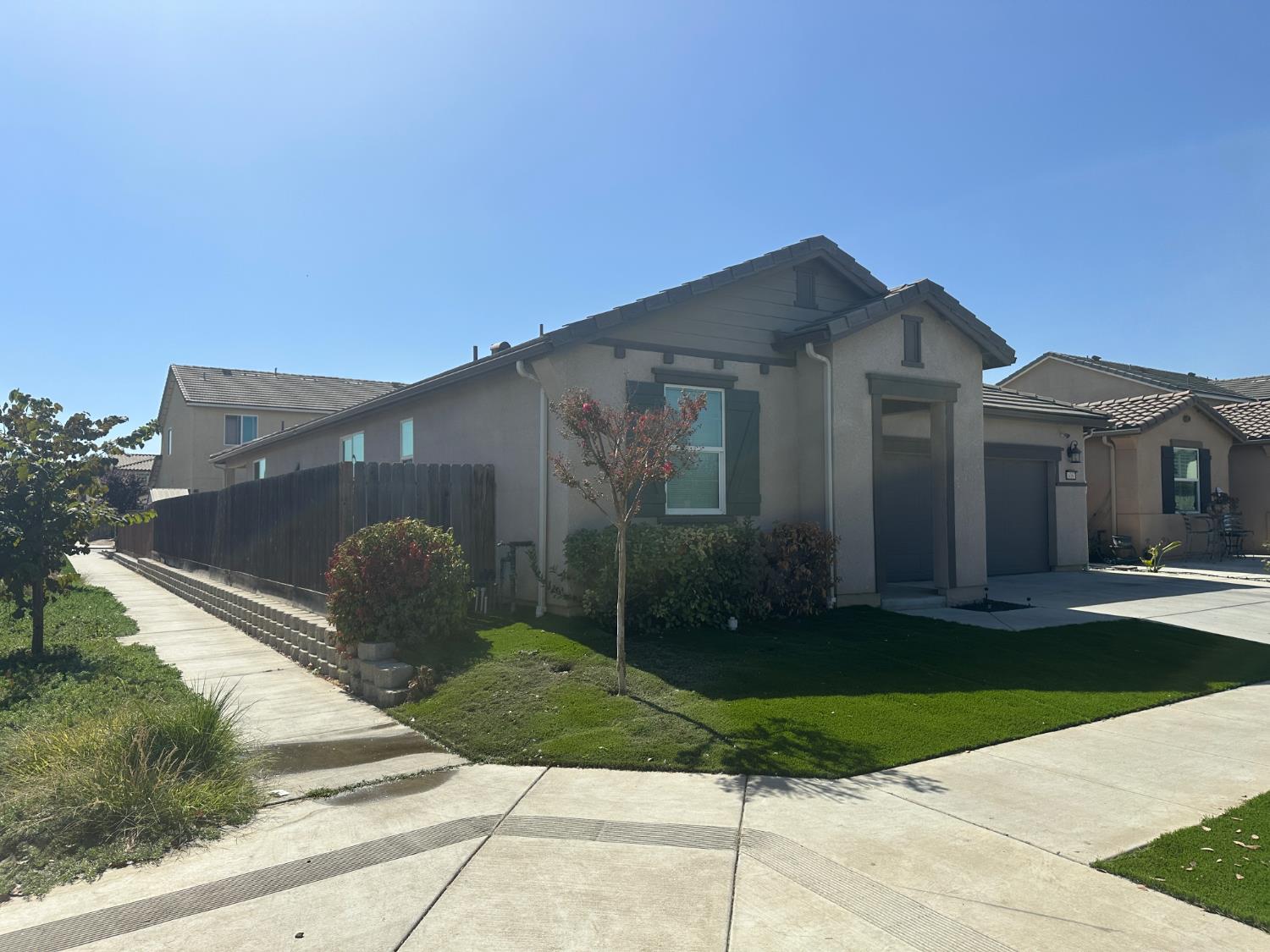 14167 Middleton Ave, Kerman, CA 93630
