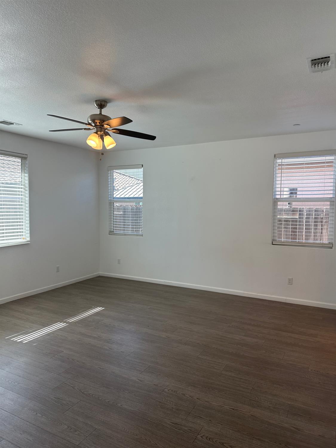 14167 Middleton Ave, Kerman, CA 93630