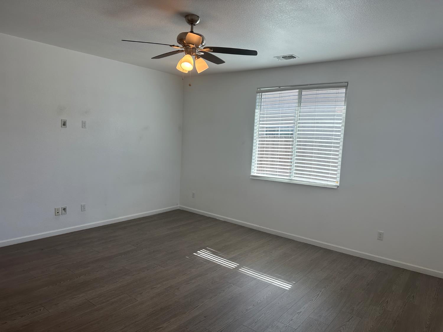 14167 Middleton Ave, Kerman, CA 93630
