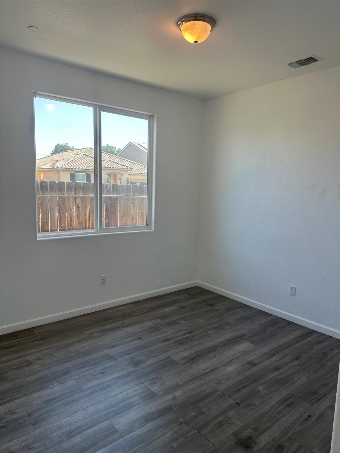 14167 Middleton Ave, Kerman, CA 93630