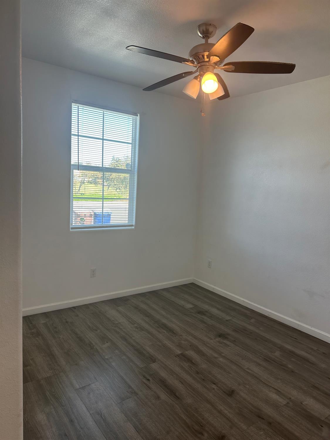 14167 Middleton Ave, Kerman, CA 93630