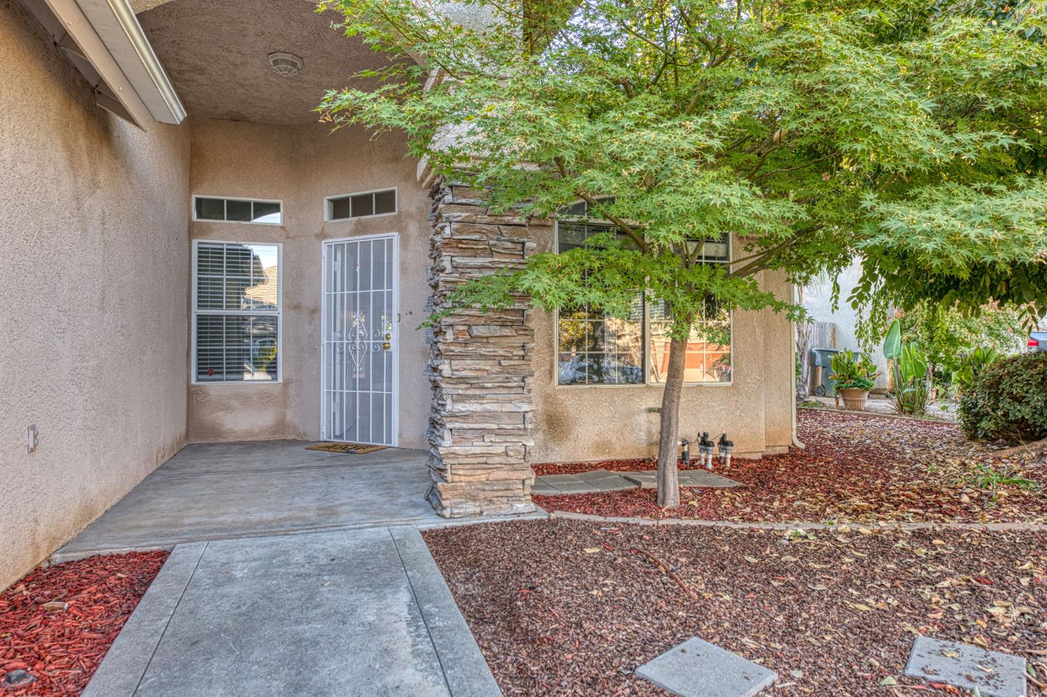 2357 E Emilie Ave, Fresno, CA 93730