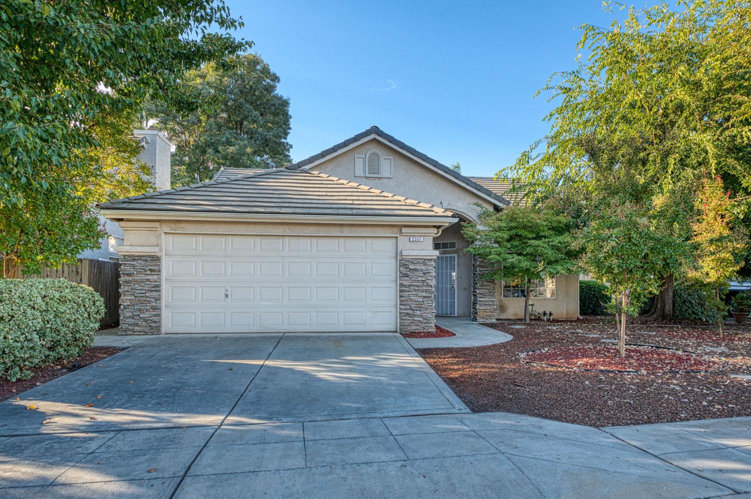 2357 E Emilie Ave, Fresno, CA 93730