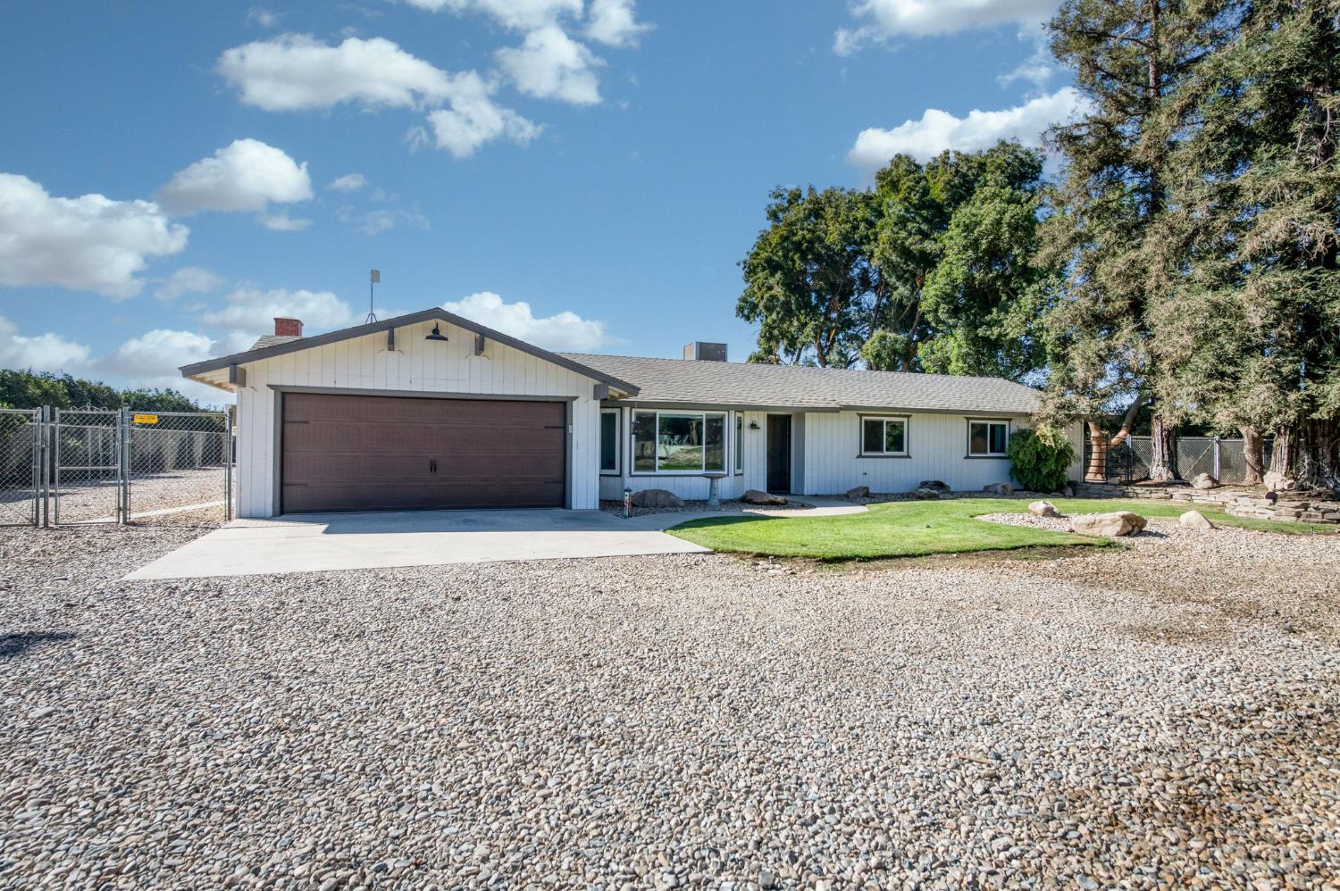 14705 E Belmont Ave, Sanger, CA 93657