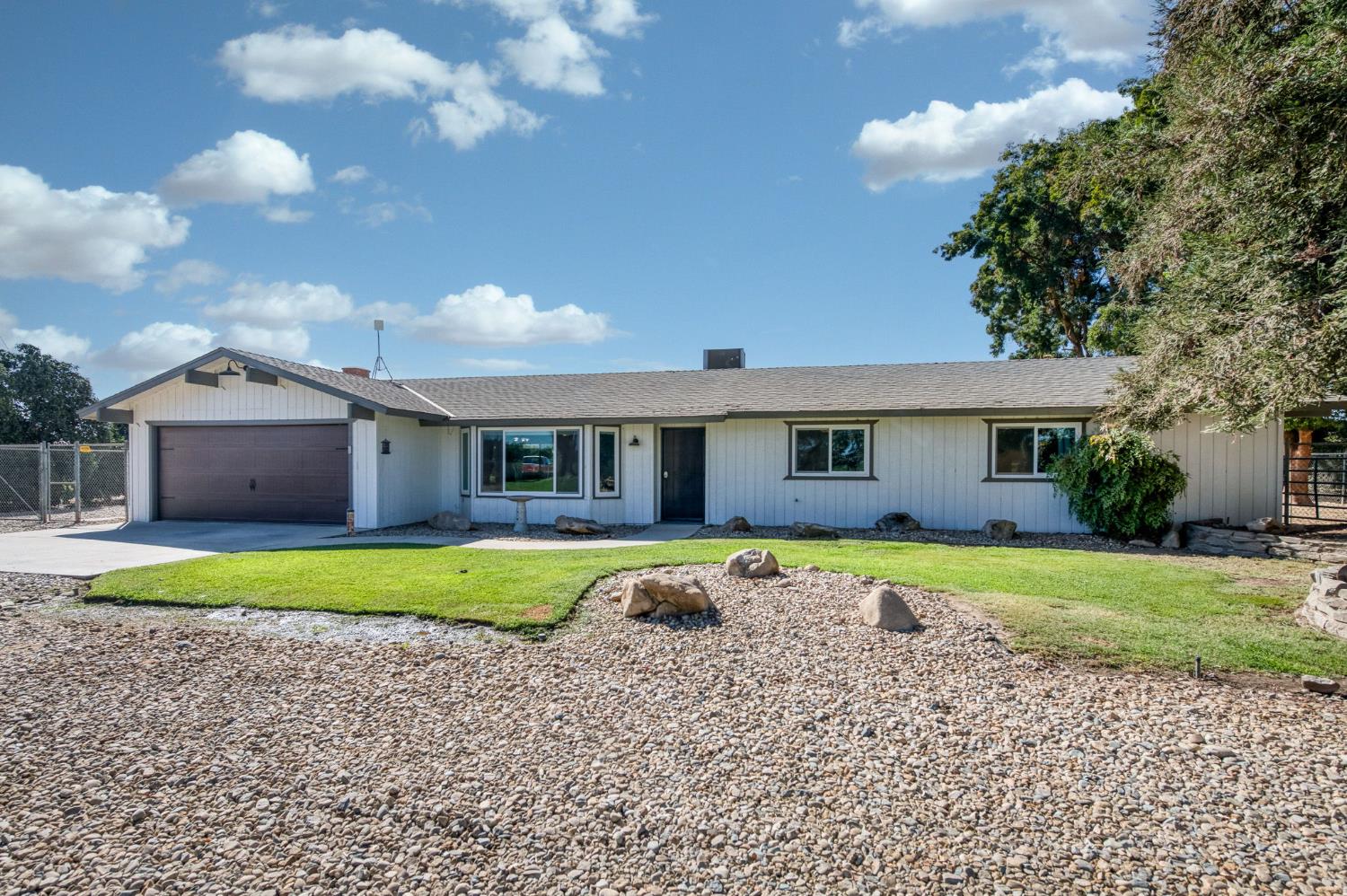 14705 E Belmont Ave, Sanger, CA 93657