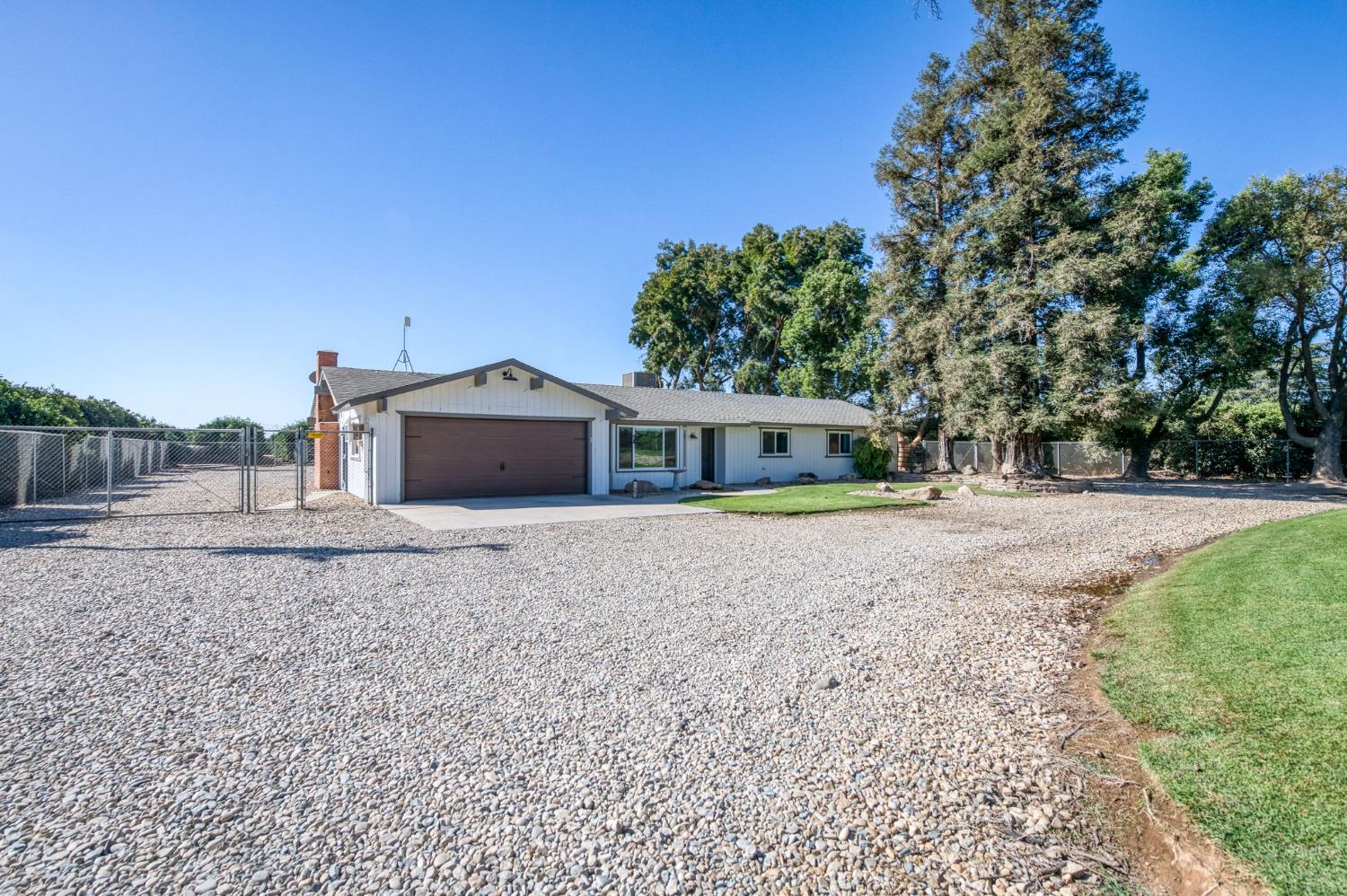 14705 E Belmont Ave, Sanger, CA 93657