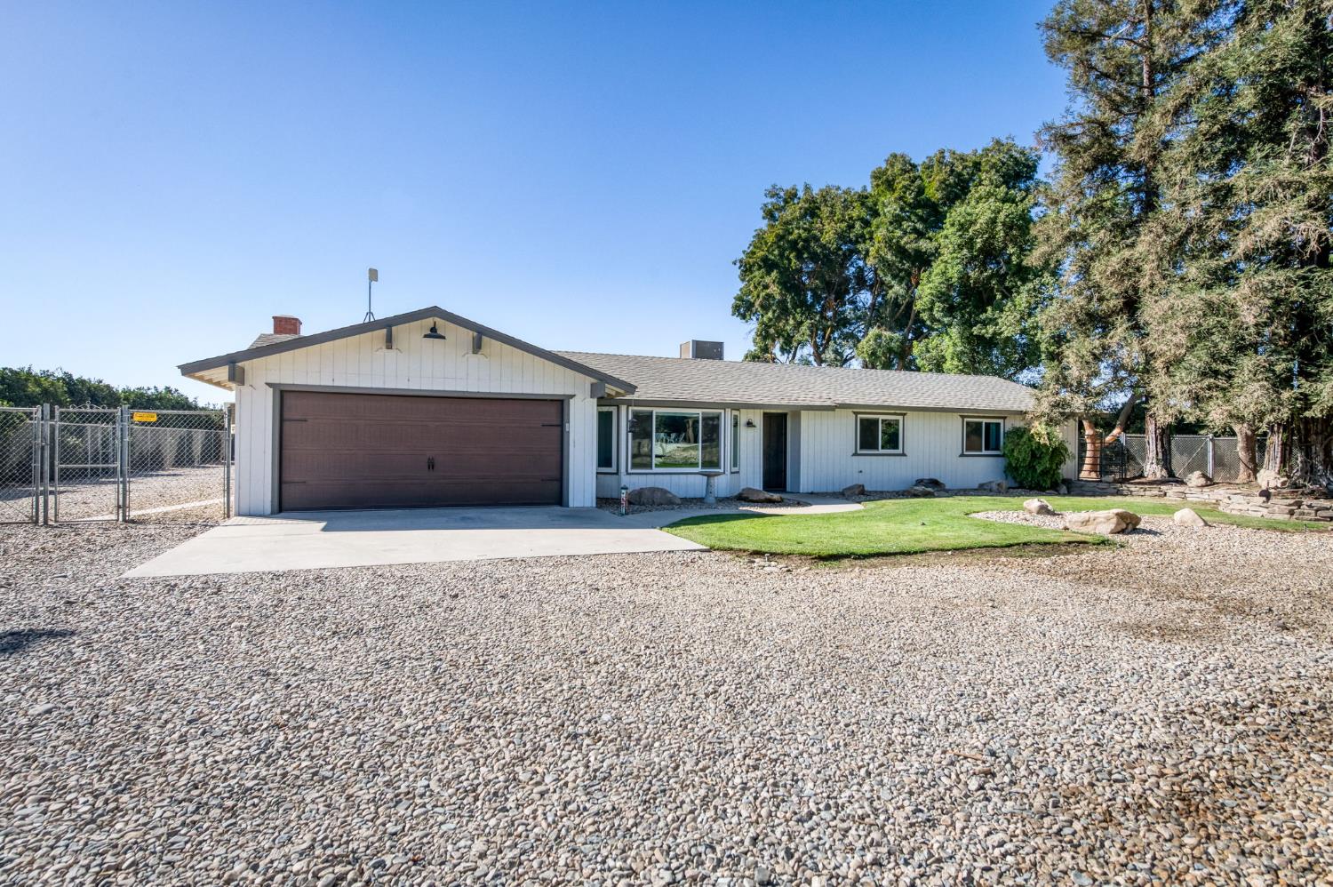 14705 E Belmont Ave, Sanger, CA 93657