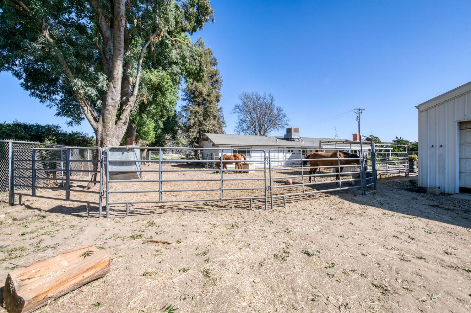 14705 E Belmont Ave, Sanger, CA 93657