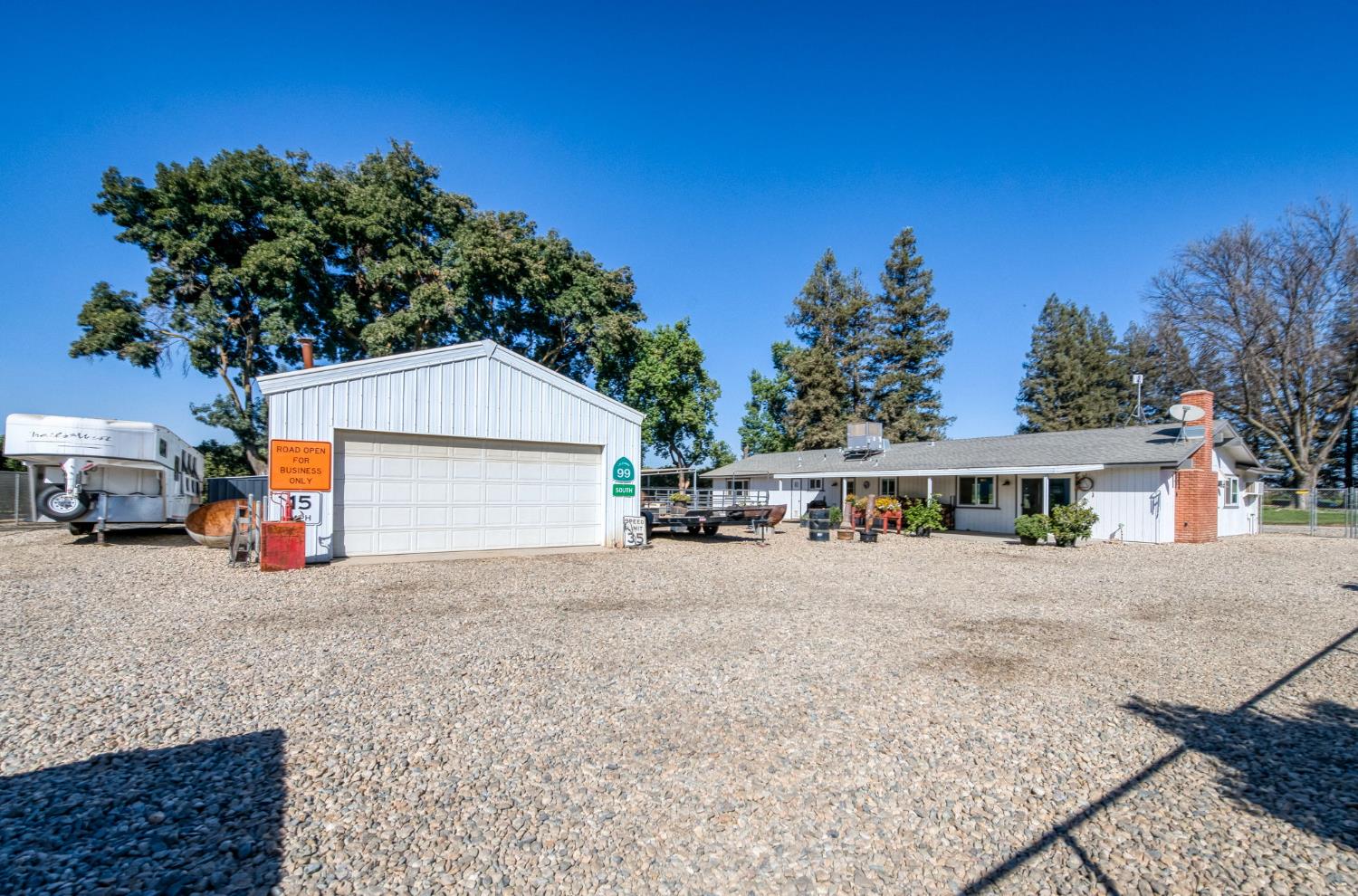 14705 E Belmont Ave, Sanger, CA 93657