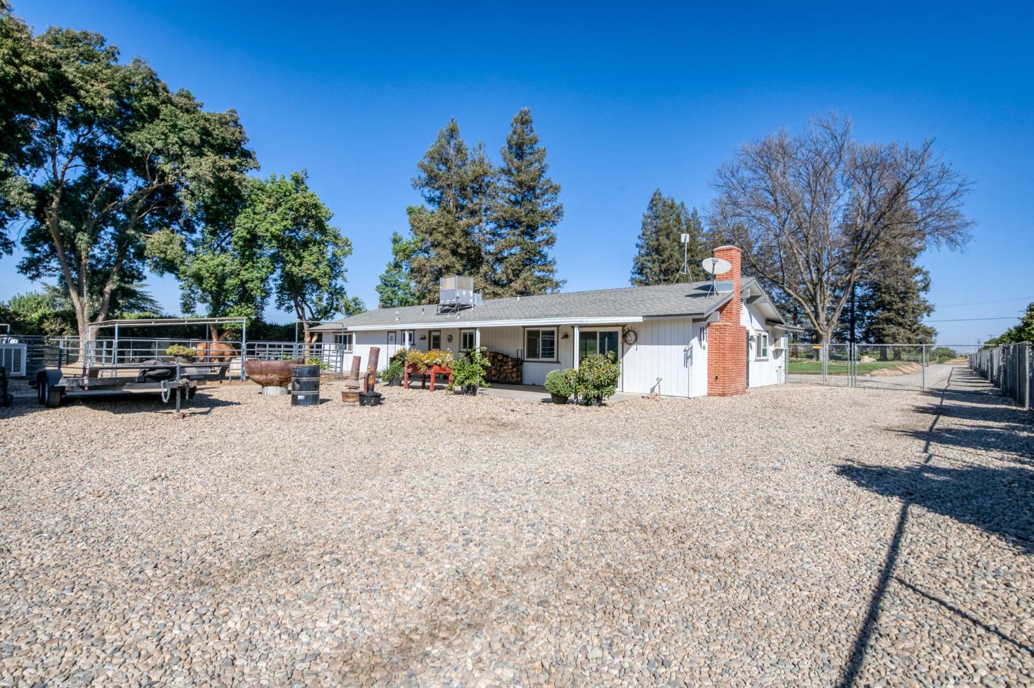 14705 E Belmont Ave, Sanger, CA 93657