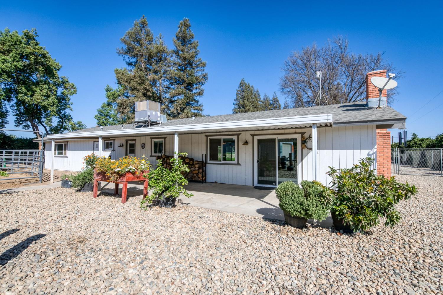14705 E Belmont Ave, Sanger, CA 93657