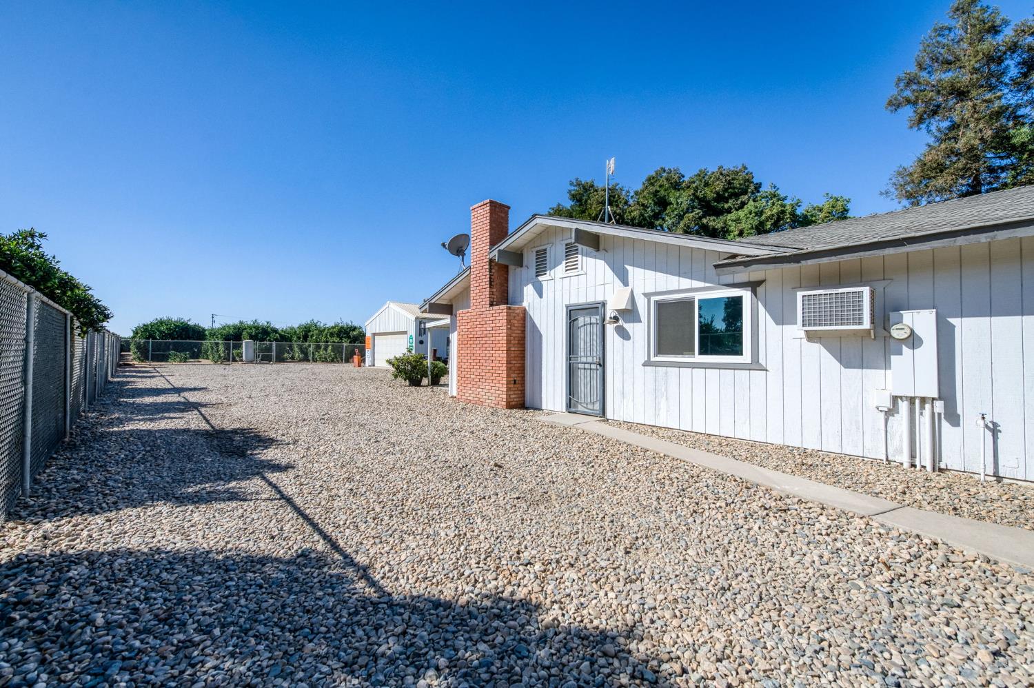 14705 E Belmont Ave, Sanger, CA 93657