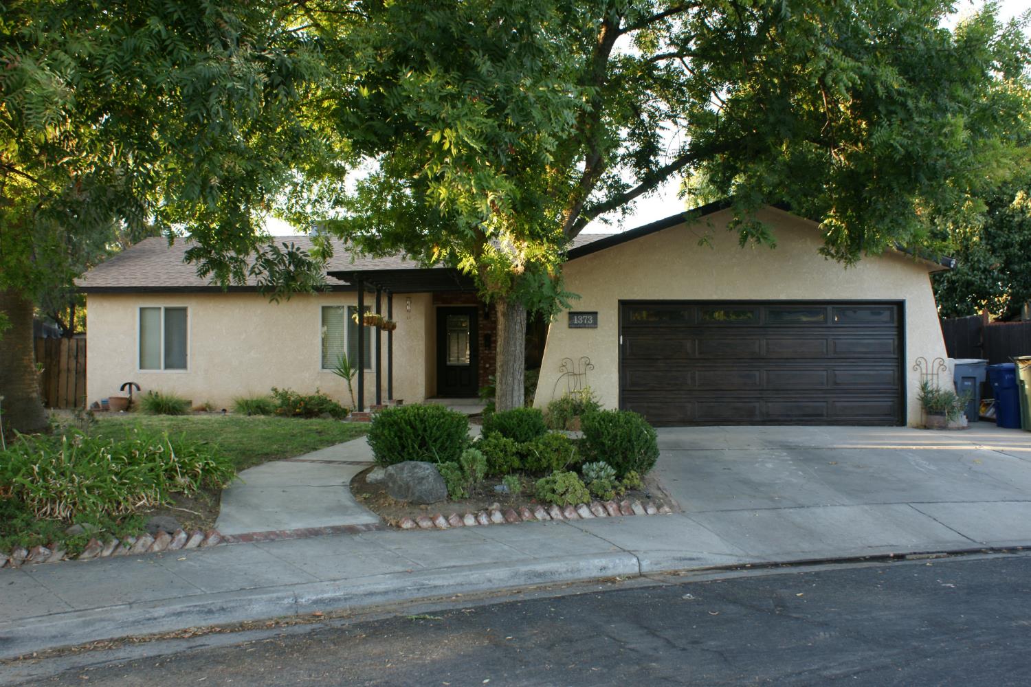 1373 Fairmont Ave, Clovis, CA 93612
