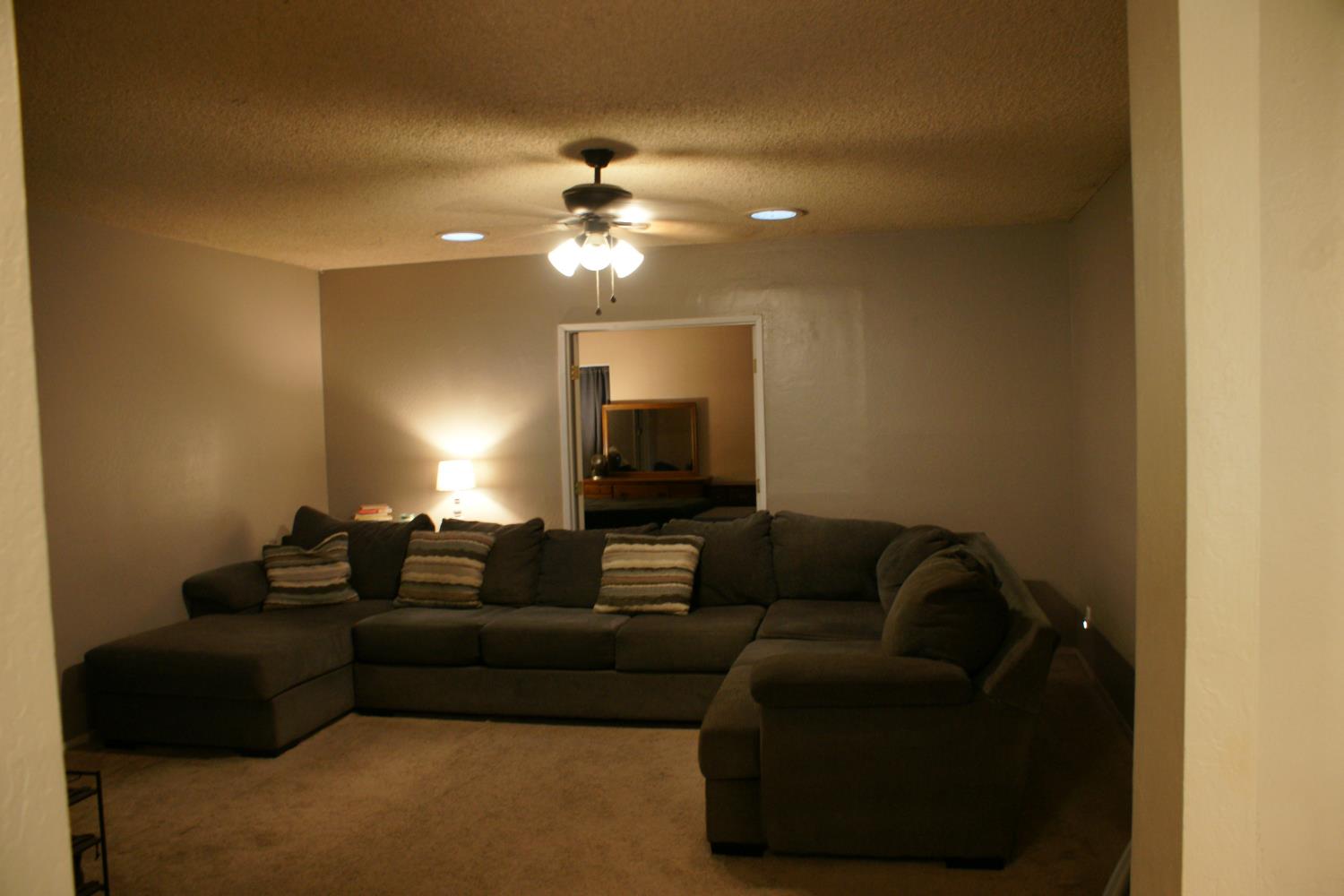1373 Fairmont Ave, Clovis, CA 93612