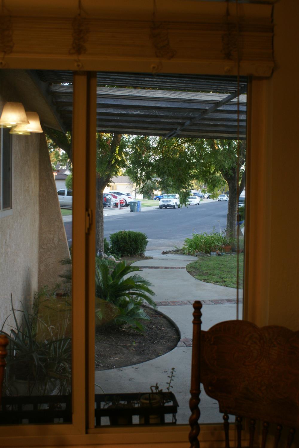 1373 Fairmont Ave, Clovis, CA 93612