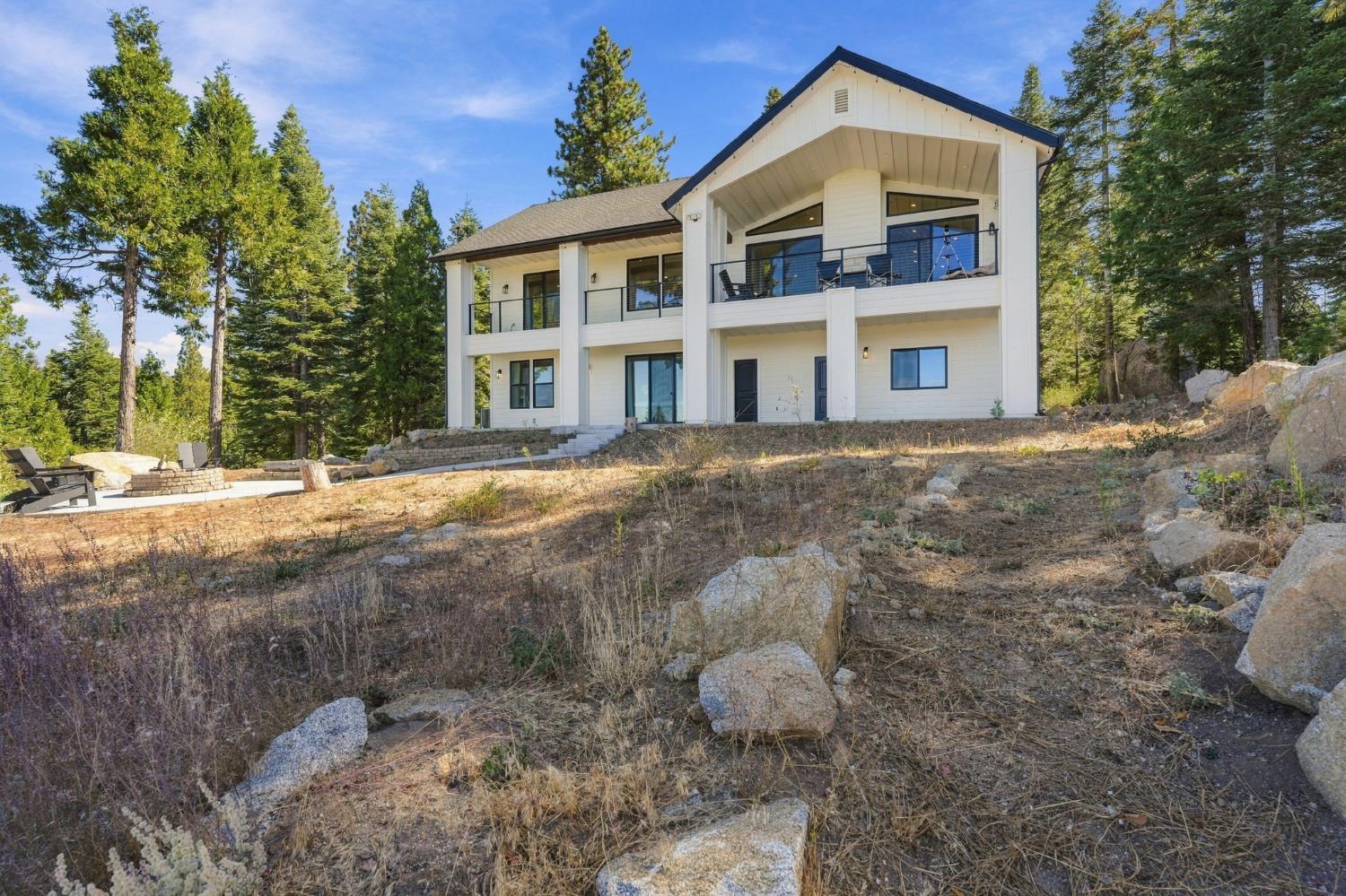 39852 Mountain Heather Ln, Shaver Lake, CA 93664