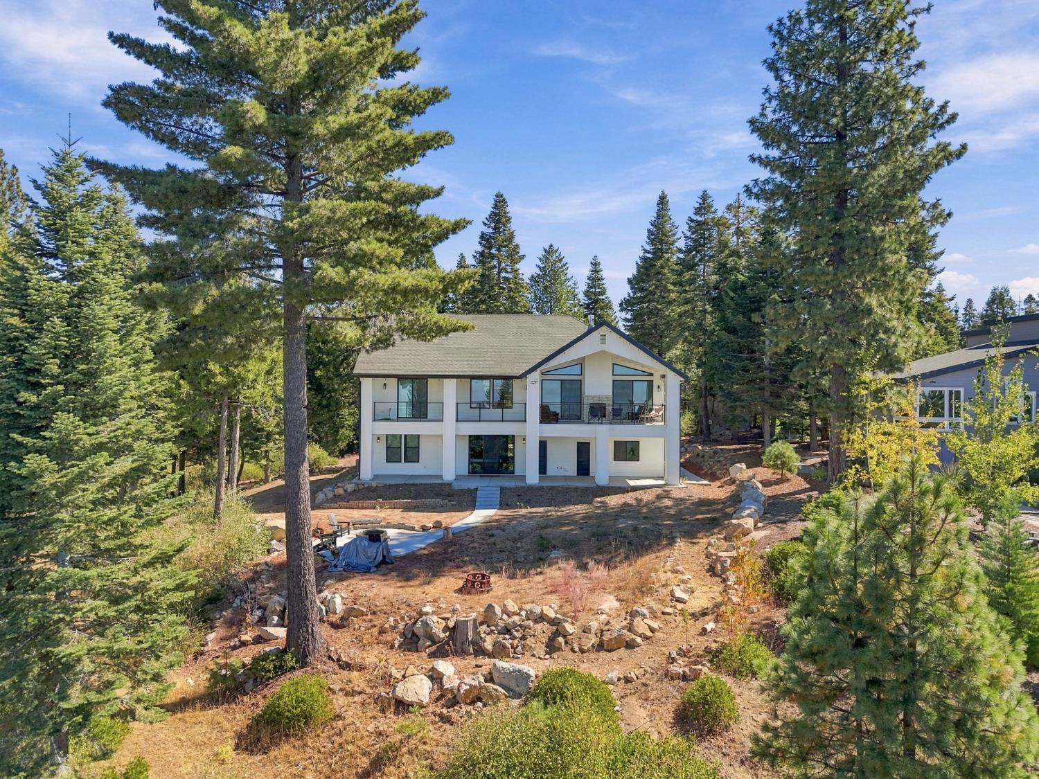 39852 Mountain Heather Ln, Shaver Lake, CA 93664
