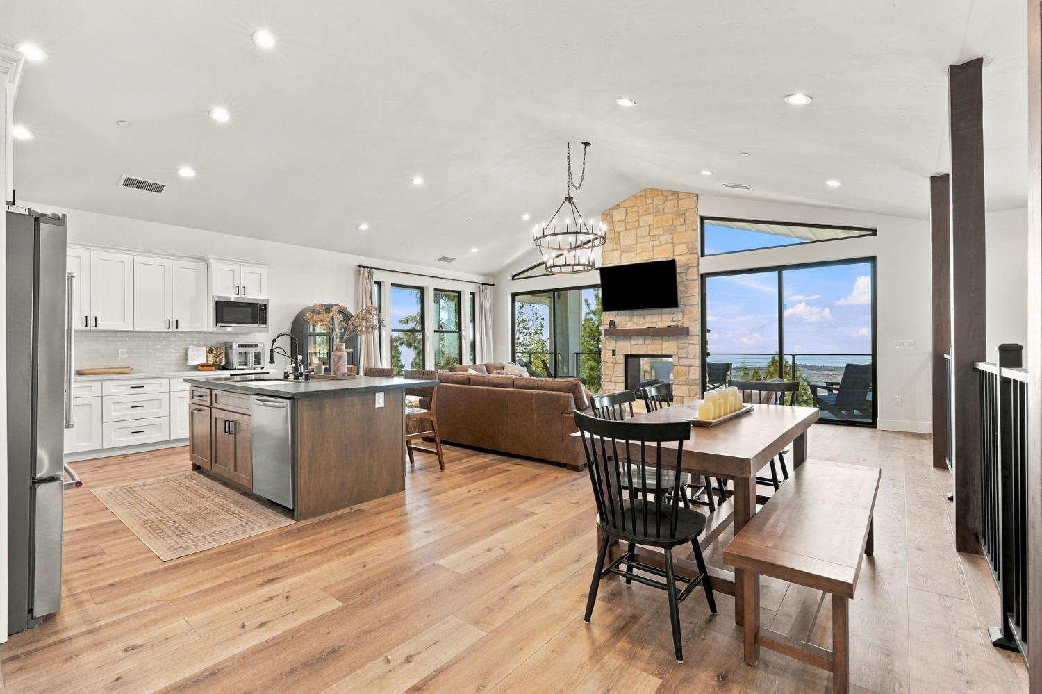 39852 Mountain Heather Ln, Shaver Lake, CA 93664