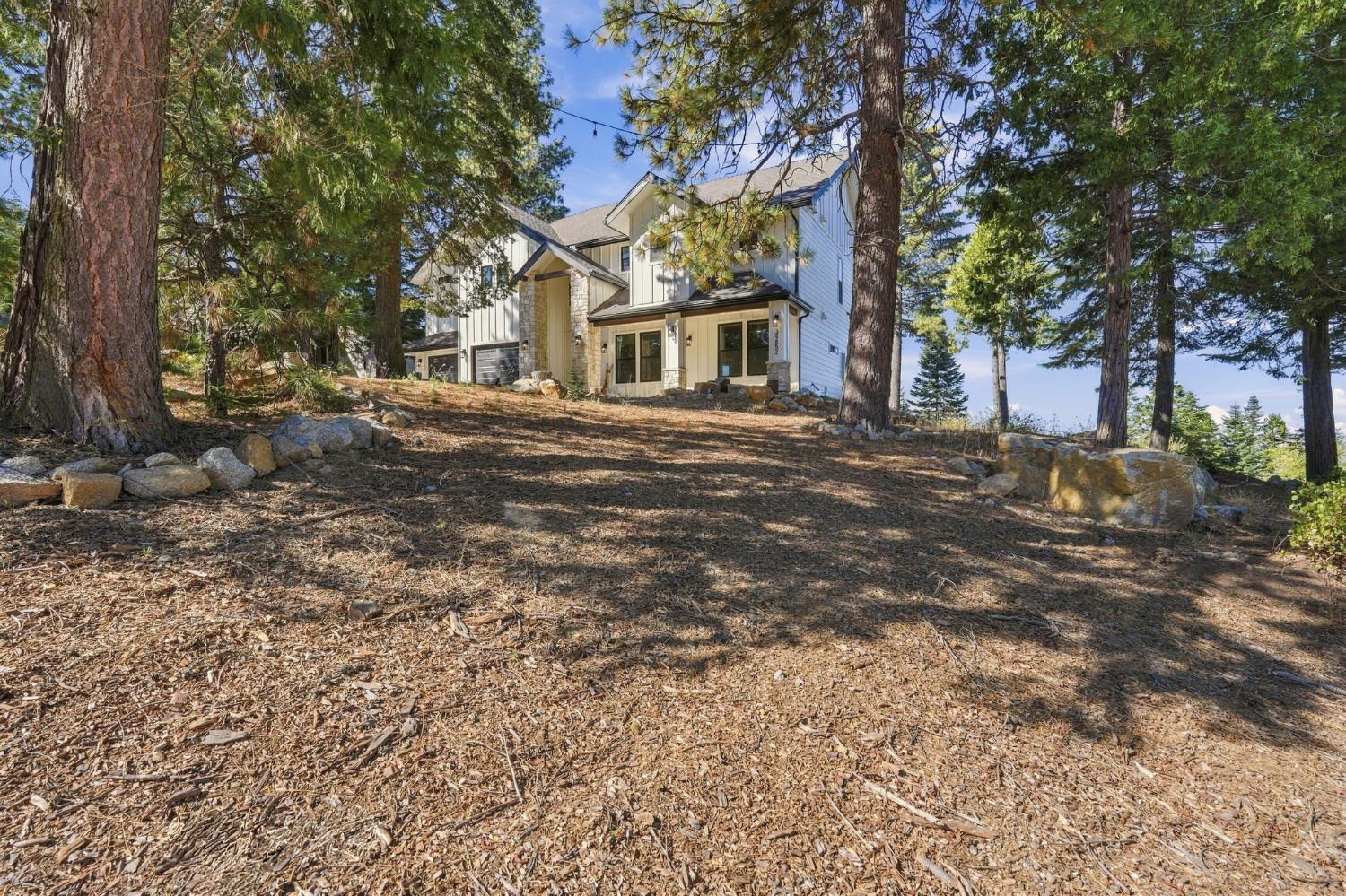39852 Mountain Heather Ln, Shaver Lake, CA 93664