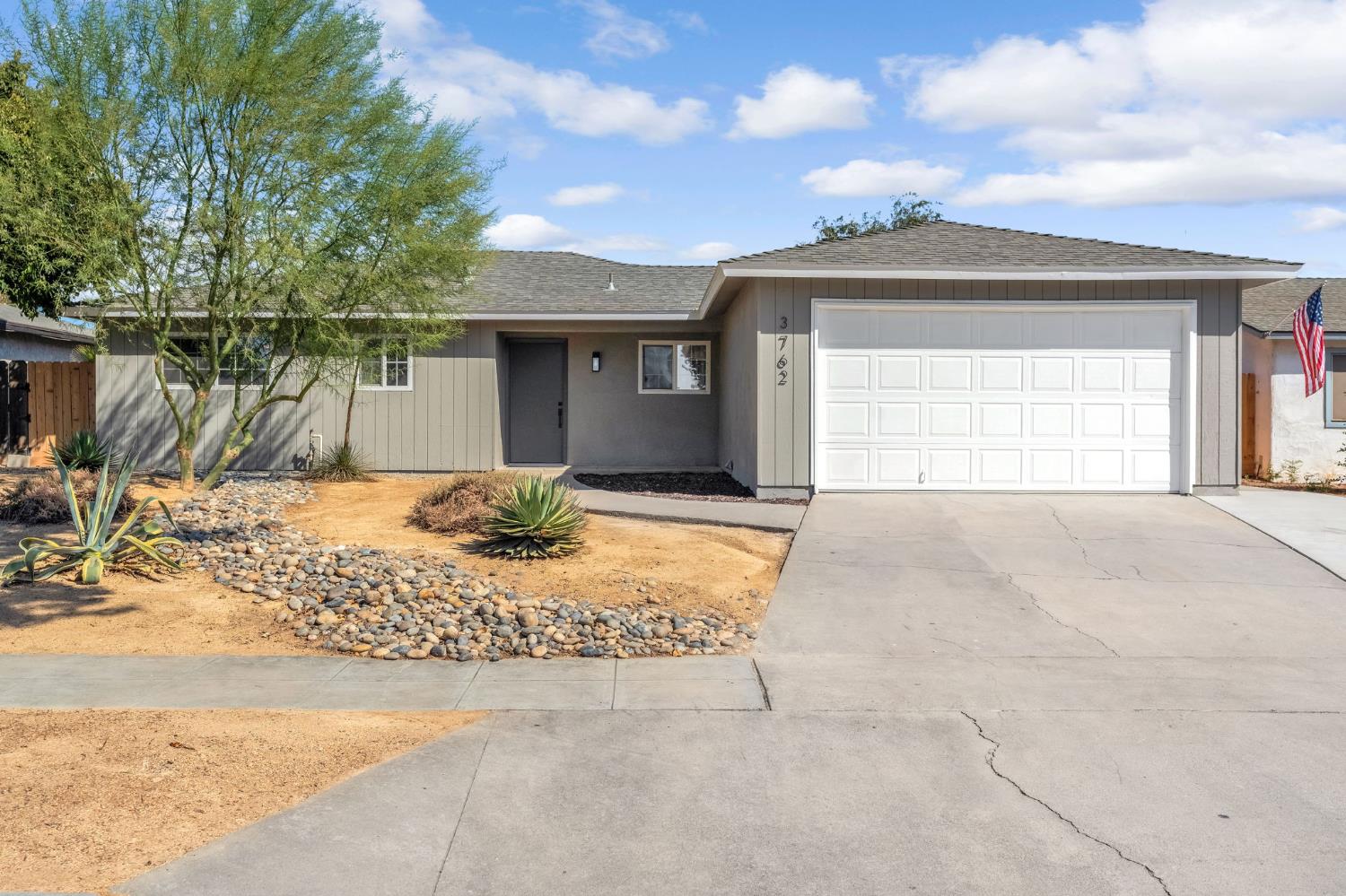 3762 N Claremont Ave, Fresno, CA 93727