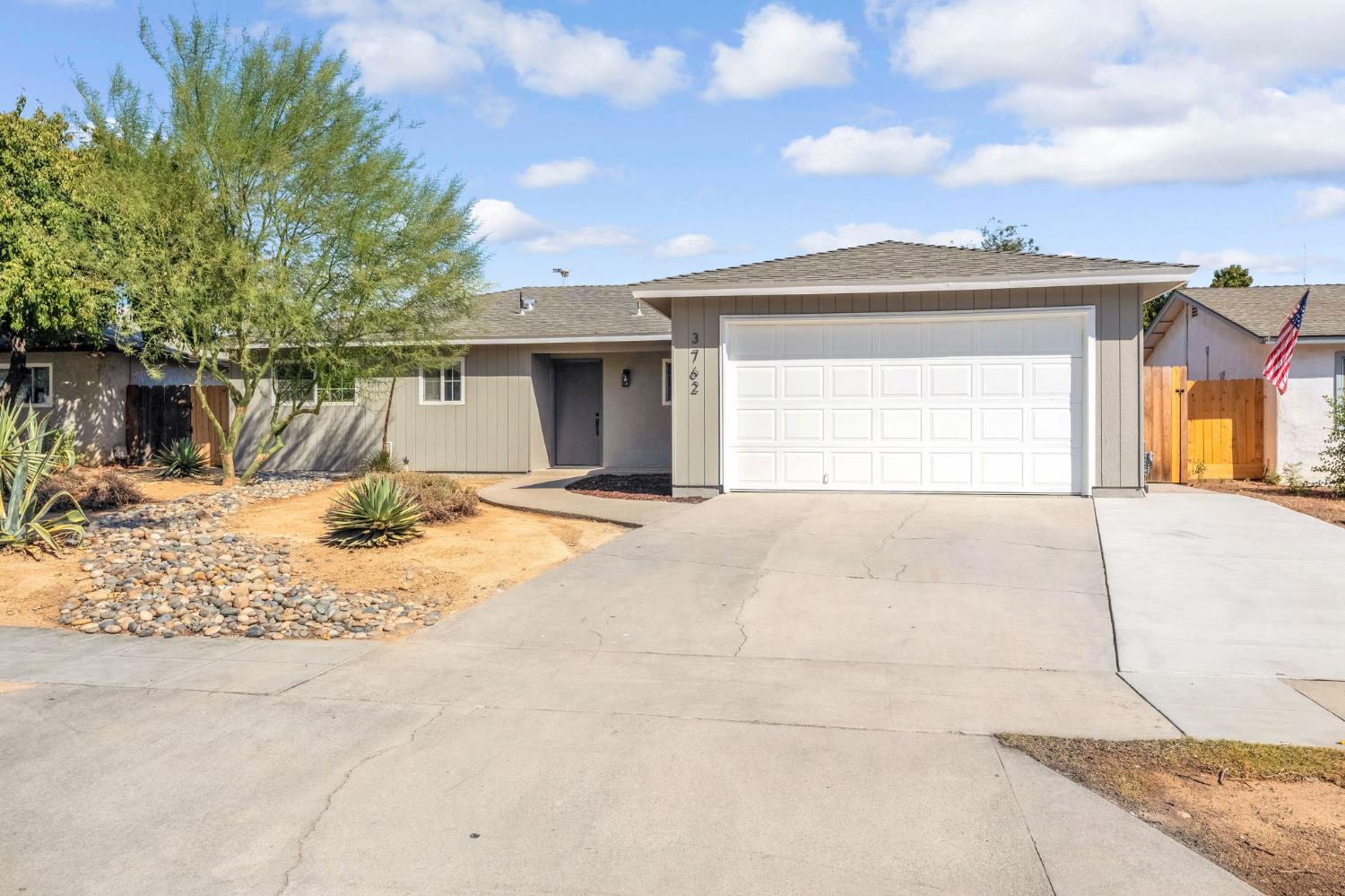 3762 N Claremont Ave, Fresno, CA 93727
