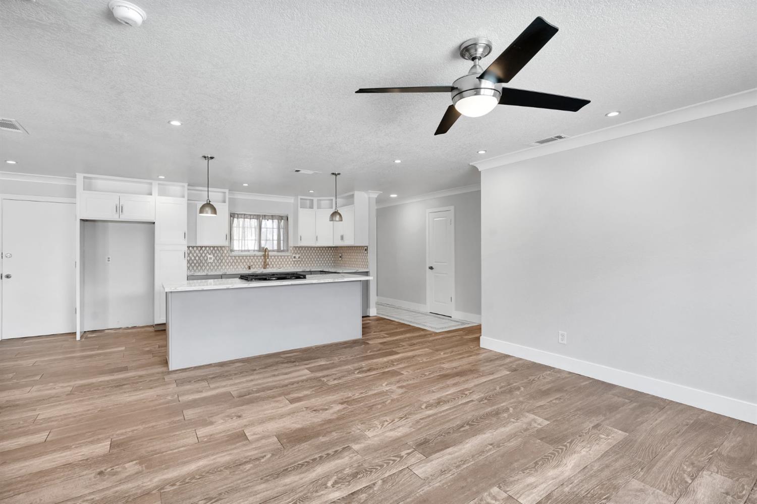 3762 N Claremont Ave, Fresno, CA 93727