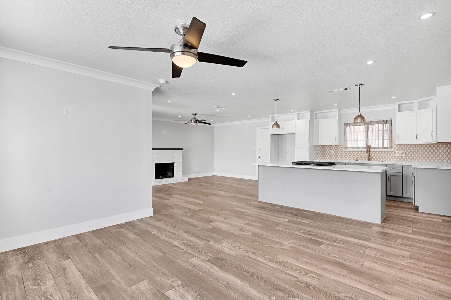 3762 N Claremont Ave, Fresno, CA 93727