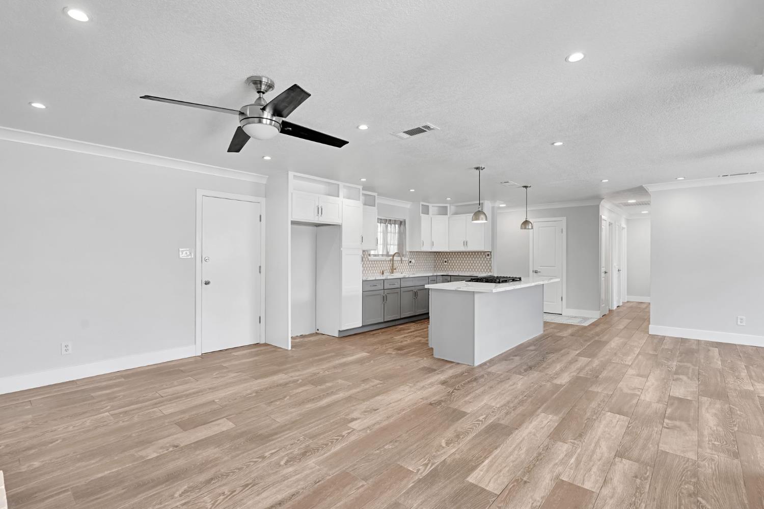 3762 N Claremont Ave, Fresno, CA 93727