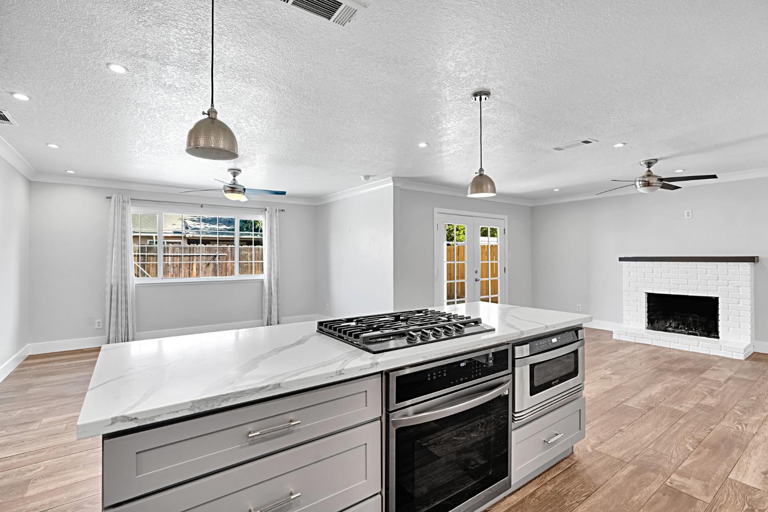 3762 N Claremont Ave, Fresno, CA 93727