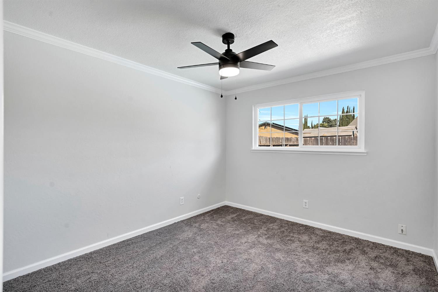 3762 N Claremont Ave, Fresno, CA 93727