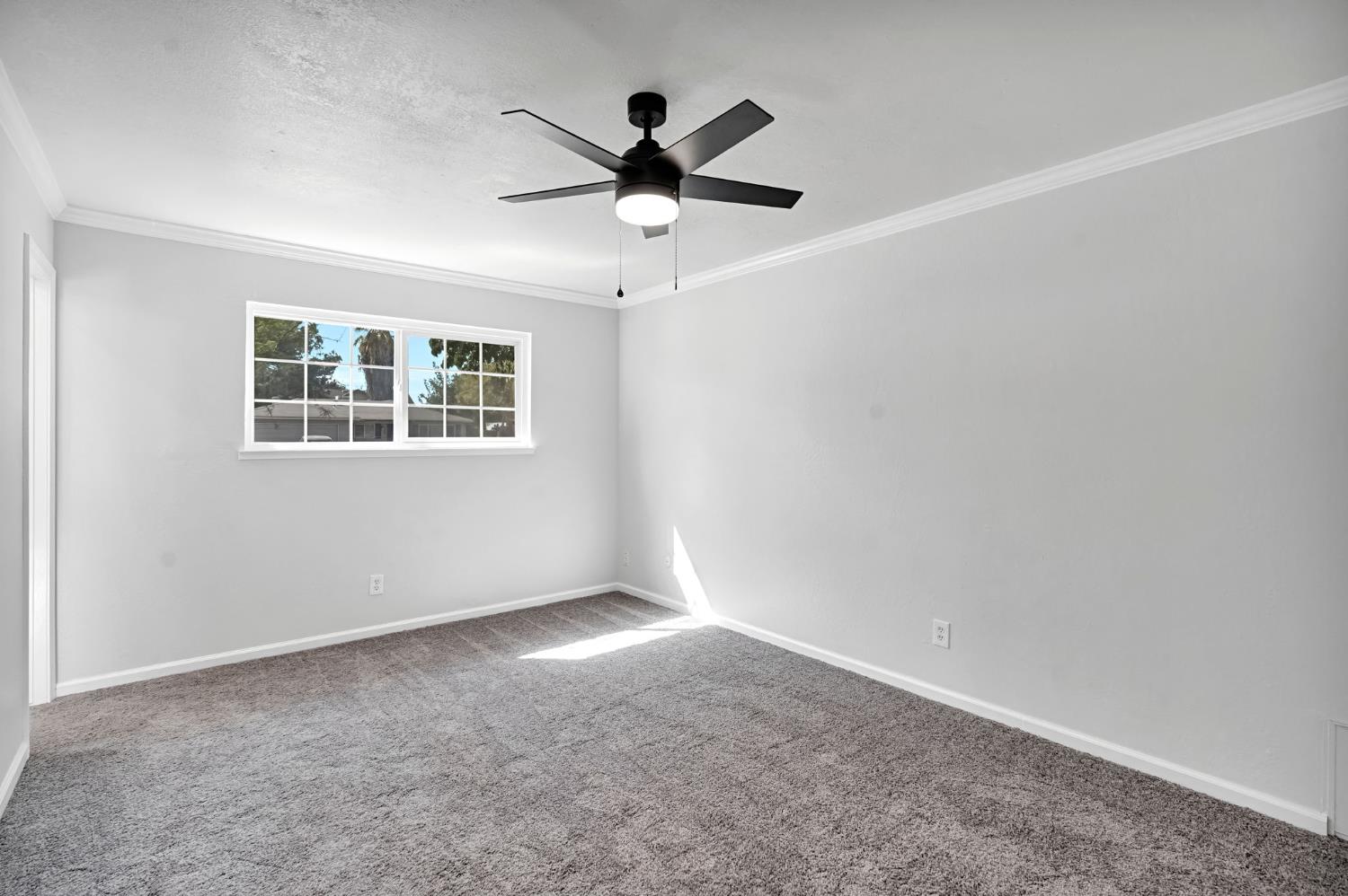 3762 N Claremont Ave, Fresno, CA 93727