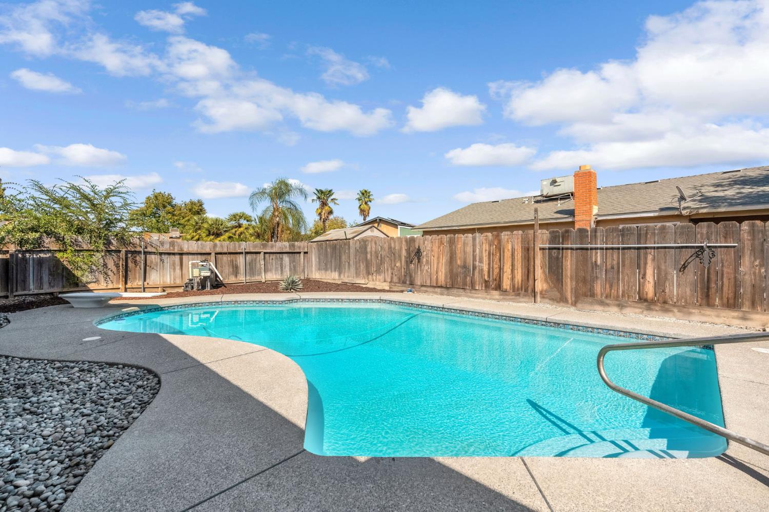 3762 N Claremont Ave, Fresno, CA 93727