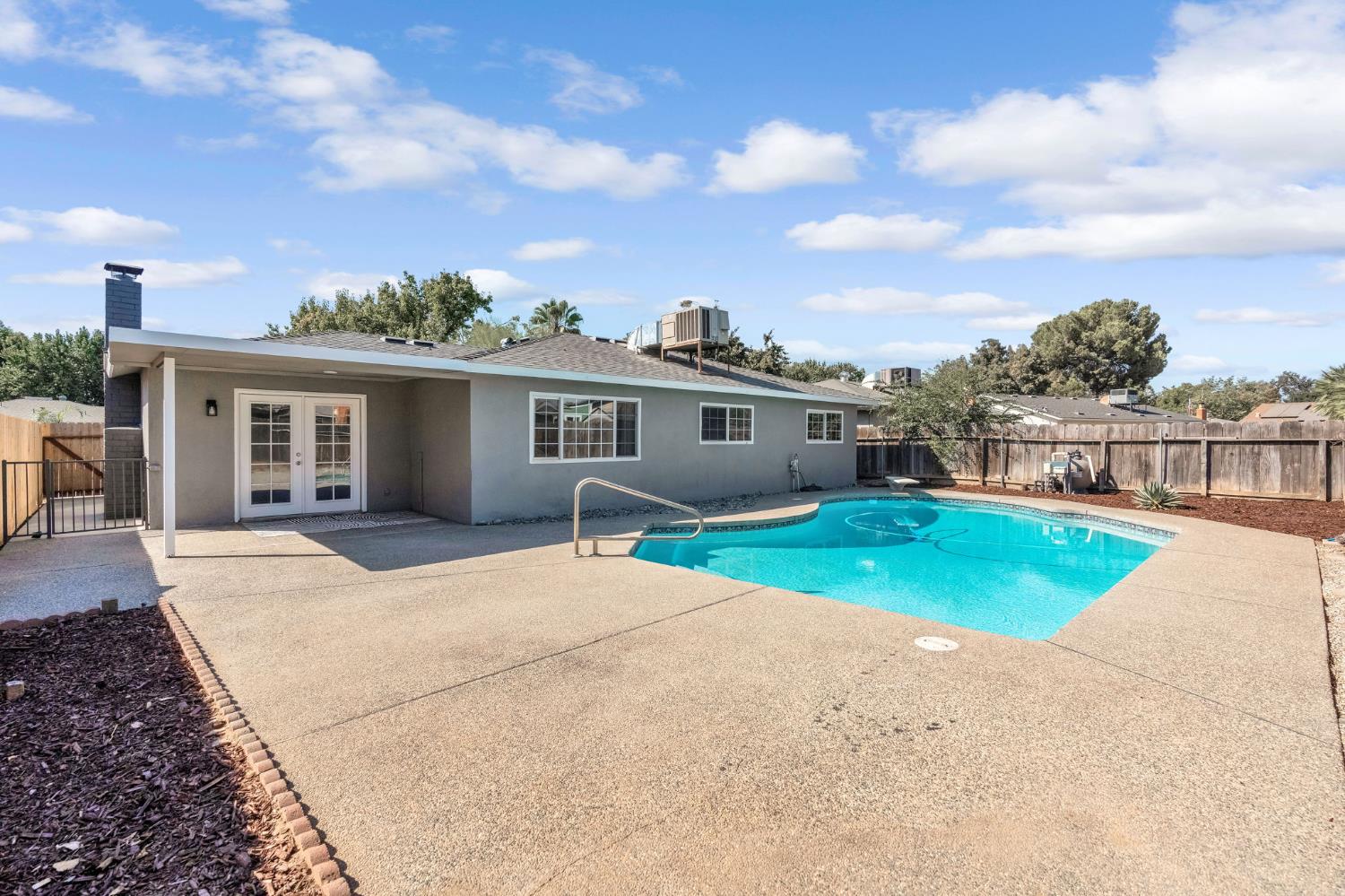 3762 N Claremont Ave, Fresno, CA 93727