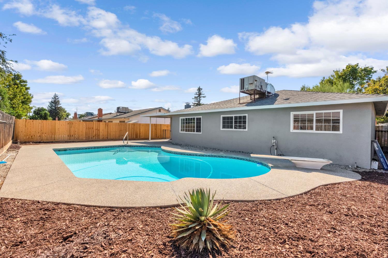 3762 N Claremont Ave, Fresno, CA 93727